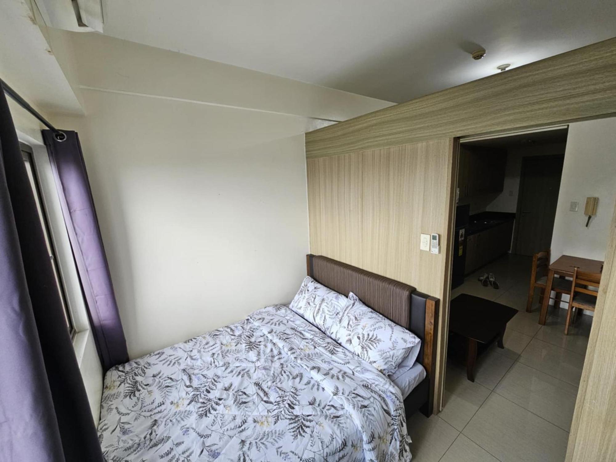 Aparthotel Studio, 1 Bedroom With Balcony, With Own Kitchen And Washing Machine, Cook And Wash Clothes, Pool View Or View, In Pasay Manila, Walking Distance To Mall Of And Bay, And 20mins Drive In Airport,shore Or Shell Manila