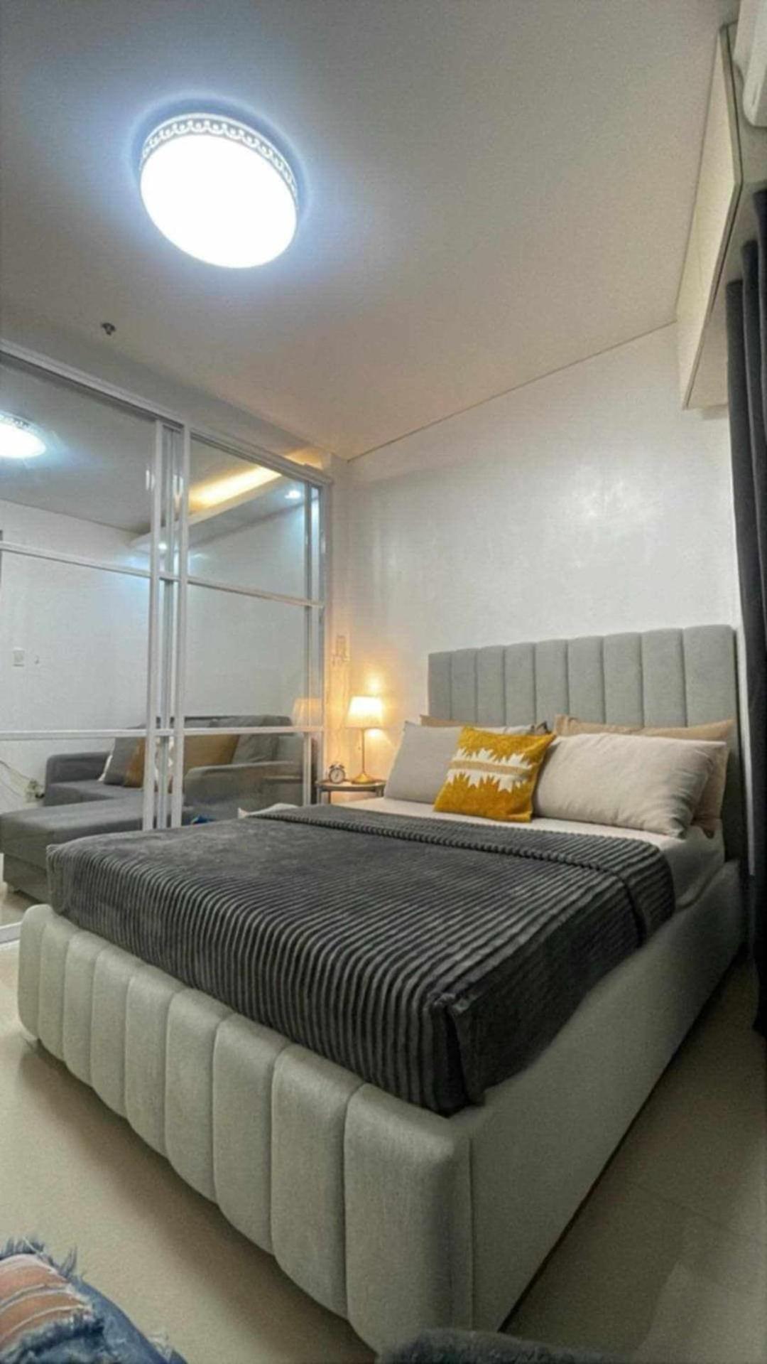 Studio, 1 Bedroom With Balcony, With Own Kitchen And Washing Machine, Cook And Wash Clothes, Pool View Or View, In Pasay Manila, Walking Distance To Mall Of And Bay, And 20mins Drive In Airport,shore Or Shell Aparthotel *